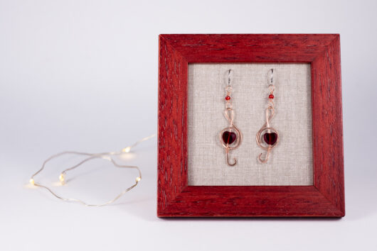 Treble clef earrings - copper - Image 3